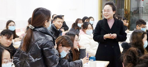 新城 专家指导+名师授课+培优补弱+日清月结的教学模式