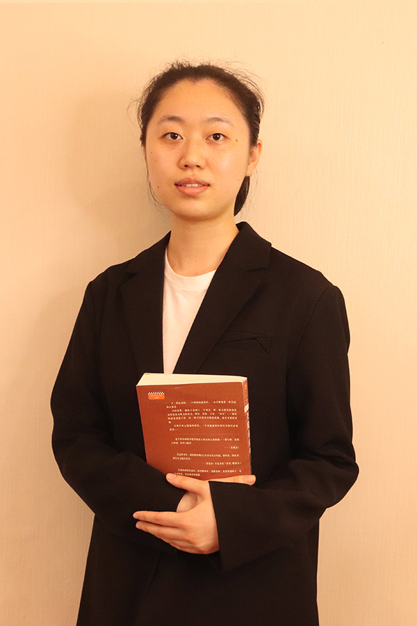 新城梁艺 本科学历，优秀班主任