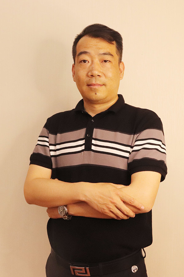 新城冯少坤 本科学历,毕业于陕西师范大学