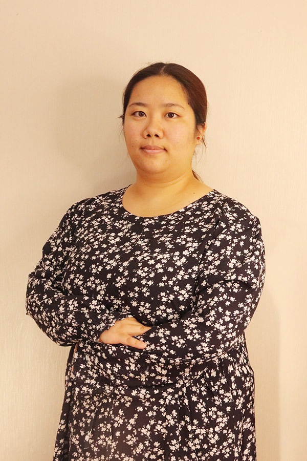 新城候洋  本科学历，优秀班主任